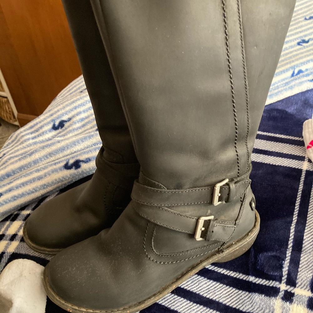 Ugh leather boots. Women’s